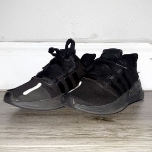 ☆ᴀᴅɪᴅᴀꜱ ꜱʜᴏᴇꜱ☆